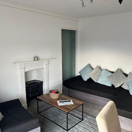 Topzy-Turvy - 1 Bedroom Apartment スウォンジー エクステリア 写真